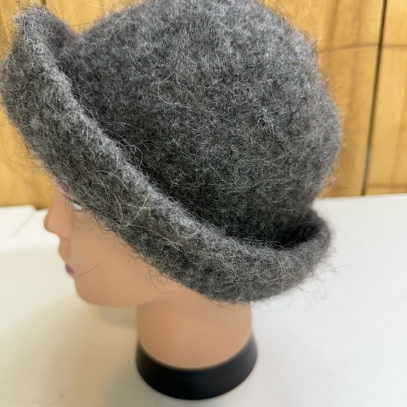 Magpie Designs Christine White Felted Wool Hat Gray Cloche Bucket Brimmed Winter - Picture 5 of 9